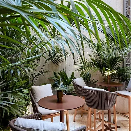 Almanac Hotell